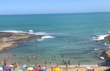 Apartamento Pé na Areia e águas tranquilas no centro de Guarapari - Foto 26
