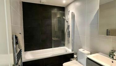 Bright & Cozy 2 bed Apartment - Foto 5