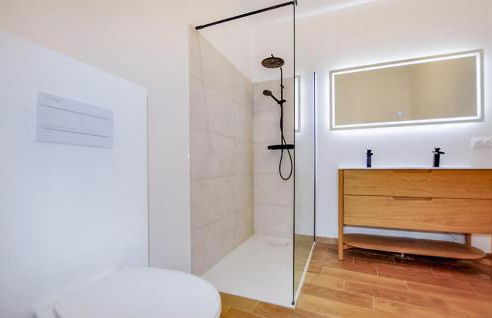 3 Bedroom Nice Home In Saint-Génis-Des-Fontai - Foto 6