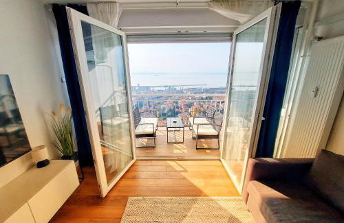Sunflower Sky Apartment - Photo 2