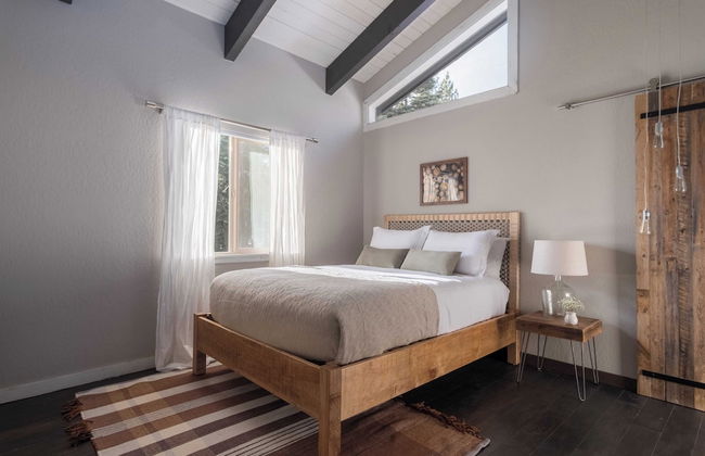 Lakeview by Avantstay Private Waterfront Cabin on Lake Tahoe w/ Hot Tub & Views - Foto 2