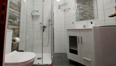 Private Sunny Terrace Studio - Secure Bike or Board Lockup - Foto 4, Shower