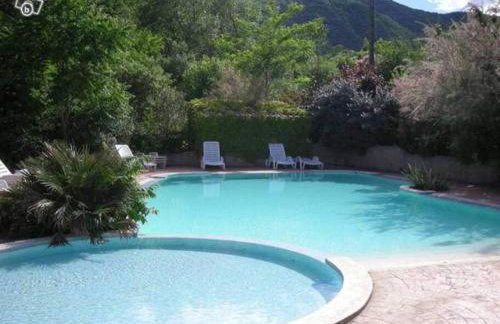 Sud Ardeche joli chalet clim piscine rivière LE CERF Village du serre - Photo 1