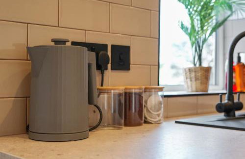 Beighton - 3 Bed Spacious Home with FREE Parking, Great for Groups & Families - Hosted by Stay Host Save - Foto 50