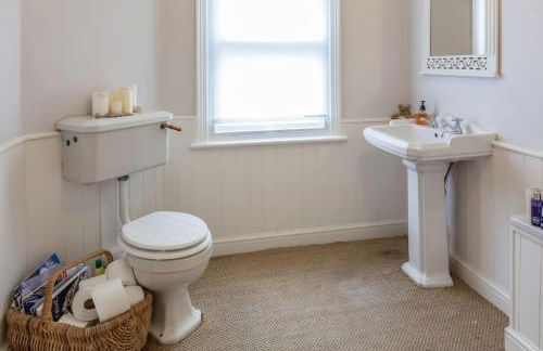 Number 29, a Grade two listed house in Masham - Foto 17