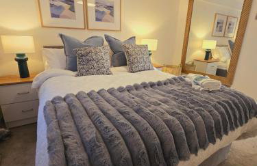 The Bogside Haven - Heart of Derry - Photo 1