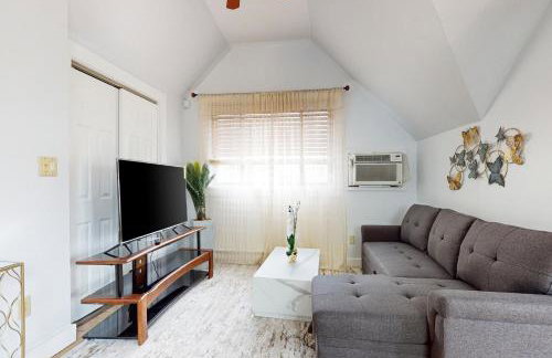 3 Mi to Franklin Park Zoo! Bright Residential Stay - Foto 4