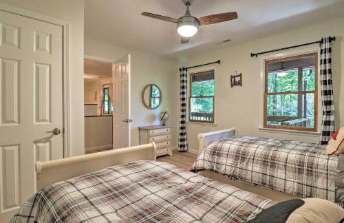 Game Room and Fire Pit Weaverville Family Home! - Foto 20