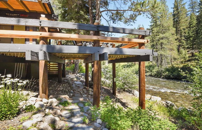 Joy on the River Stunning Waterfront Home for 10 - Foto 29