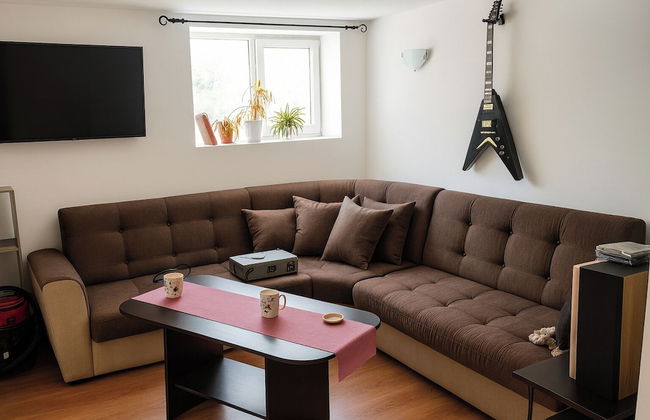 2 Bed Villa - Sleeps 7 - Private Garden - Parking - Photo 7