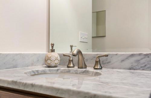 1 and 2 BR Private Condos Steps Away From French Quarter - Foto 116