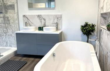 Historic Charm: *Perfect For Group Getaways* - Photo 21