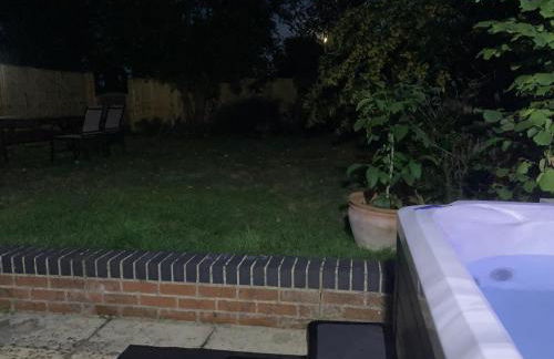 Romantic Country Cottage with Private Hot Tub - Foto 7