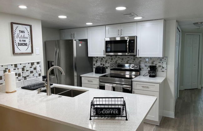 Three Bedroom Apartment #7 -- 2737 NPB -- Vusa Three Bedroom Condo Apartment - Foto 18