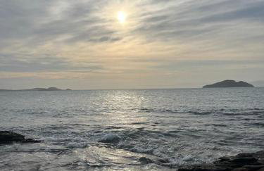 Búzios Praia da Ferradura Linda casa dentro de Condomínio com toda infraestrutura - água e luz inclusos na tarifa - Foto 80