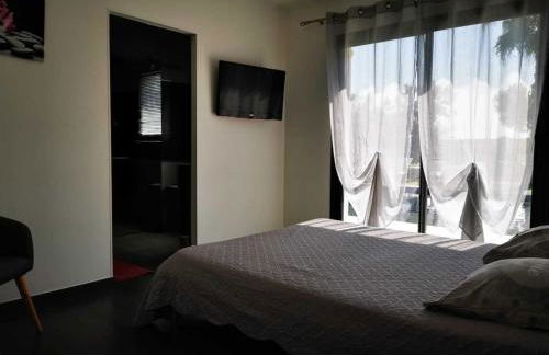 Villa contemporaine avec piscine à débordement dans un domaine viticole - Foto 14