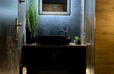 Luxury Black and White Interior Apartments & Rooftop Terrace - Foto 13