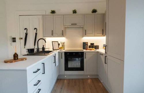 The West End Retreat - Your Luxurious 5* Apartment - Foto 32