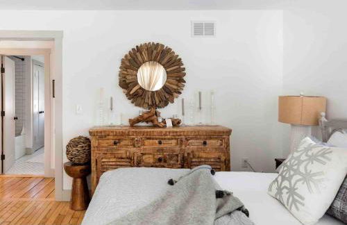 Entire Enchanting, Light-Filled 1830 Farmhouse - Foto 65