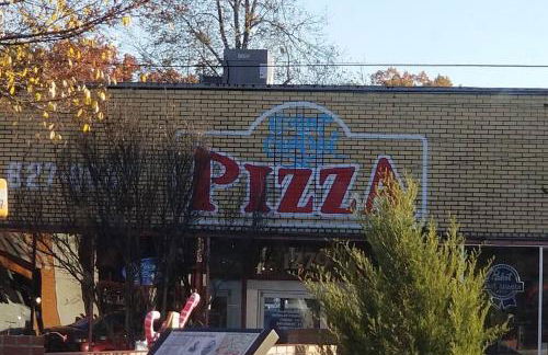 Close to Downtown, 11-Person Swim Spa-Hot Tub, 75" TV 4 Movie Nights, Spacious, Walk To Restaurants, Ping Pong - Foto 33