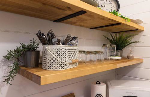 Cozy Spring Night HotTub Firepit PetFriendly Patio - Foto 14