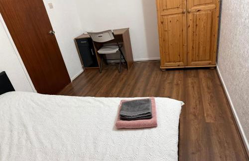 Andover Bungalow - Photo 2