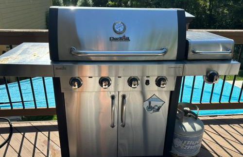 World Cup Ready - Spacious 5-Bedroom Home with Pool, Hot Tub, and Outdoor TV - Foto 28