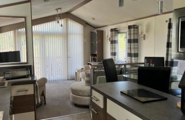 Maneight Luxury Lodge with hot tub - Foto 10