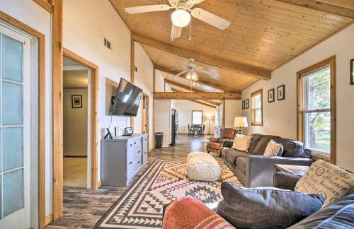 Waterfront Onamia Retreat with Dock and Fire Pit! - Foto 6