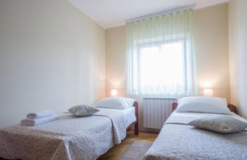 Villa Ritoša, a beautiful pool villa surrounded by greenery - Photo 21