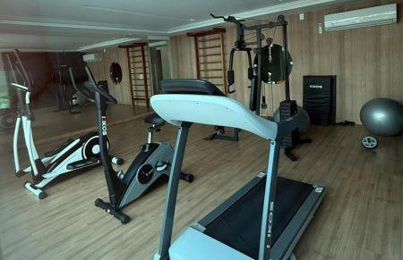 Arretado de bom ! A 250 m da praia de Boa Viagem, 3 km do aeroporto, próximo aos shoppings, com WI-FI 560 Mbps, coworking, piscina e academia - Foto 43