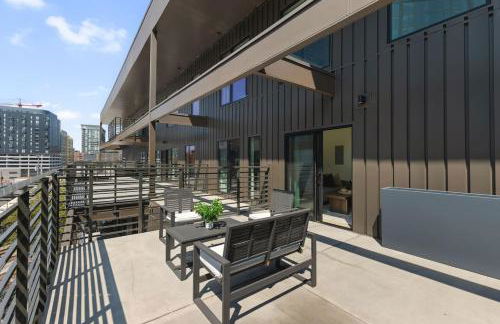 Luxury Penthouse with 2 Floors Pool Patio Gym Walk to Broadway - Foto 29