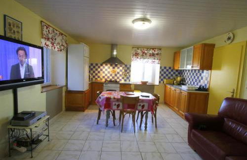 Maison avec salle de jeux et parking privé à Orbey - FR-1-744-25 - Foto 6