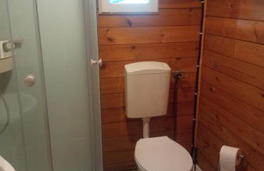 Domek i jurta nad rzeką - Foto 3