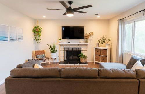 4Bd, putt putt, turf, grill, fire pit & more! - Photo 10