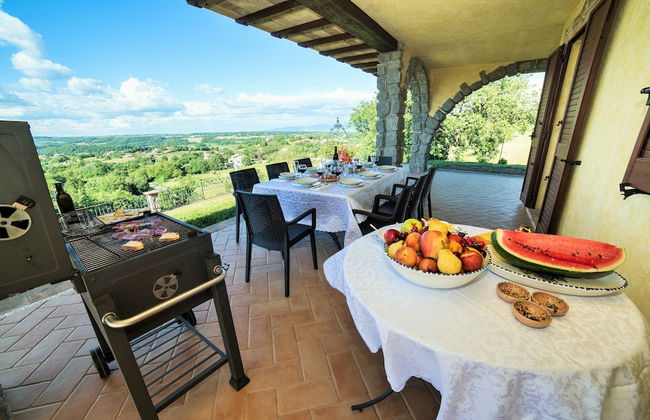 Villa on top of a Hill With an Enchanting View of Lake Bolsena - Foto 18