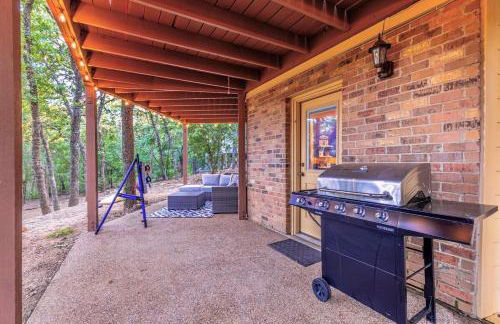 Retro Retreat - Fire Pit, Billiards, Media Room, Games - Photo 20