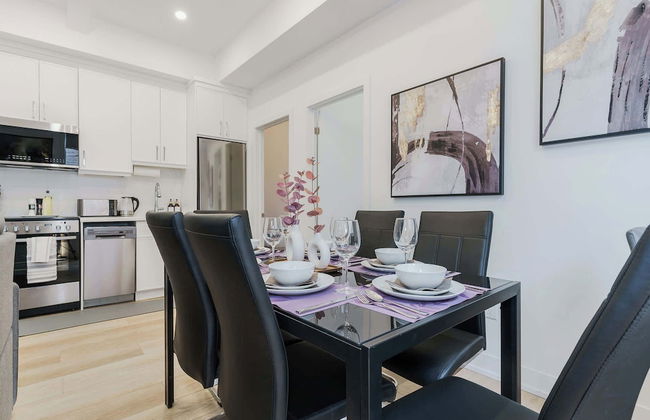 Elegant Suite—Near Kensington Market, Sleeps 8 - Foto 13