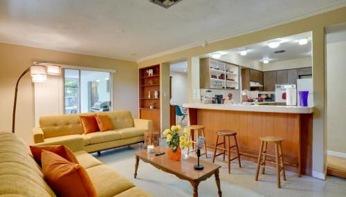 Charming Mid-Century House - Just Steps to Lake! - Foto 3