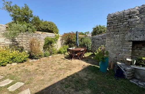 Charming house with garden in Ars-en-Ré - Foto 14