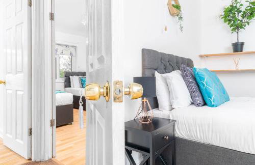 Charming 3 Bed House - Garden - Parking - Wi-Fi Netflix 83BMH - Foto 32