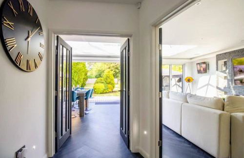 Luxury 4-Bedroom High-End Home, Includes Jacuzzi and Pool Table - Foto 56