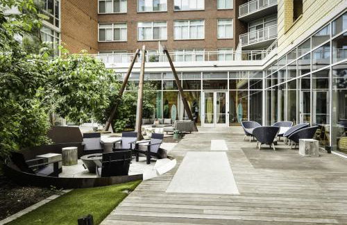 Comfy 2BR Oasis with Scenic Rooftop & Gym - Foto 45