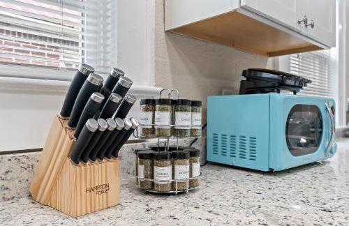 Bungalow Retreat! - Photo 31