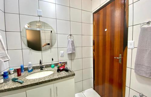 Apto espaçoso no Centro, térreo com 2 Quartos de Casal ArCond WiFi 500megas HomeOfice Cozinha e Garagem - Foto 14