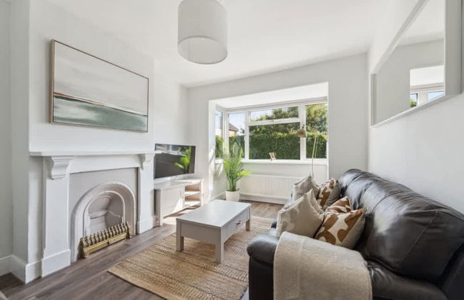 Fern House - Cosy 3 Bedroom House With Garden - Photo 1