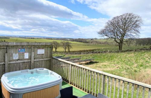 Torridon 12 with Private Hot Tub - Fife - Loch Leven - Lomond Hills - Photo 3