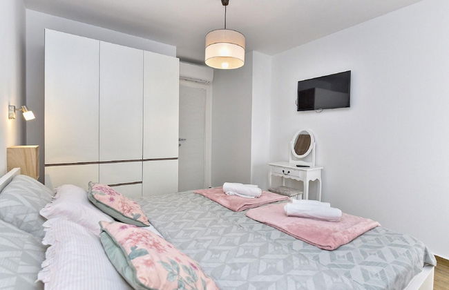 Modern Villa With Private Hydromassage Pool - Foto 2