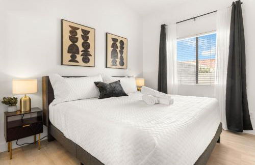 Spacious 5 Bedroom House with Heated Pool and Jacuzzi - Foto 16