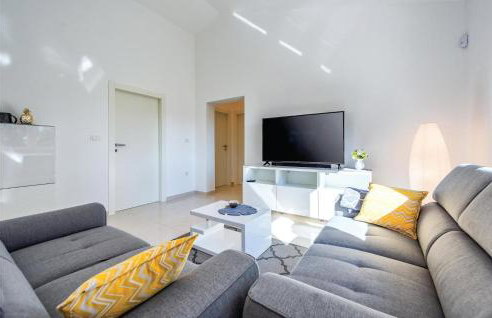 Cozy Home In Cambarelici - Foto 12